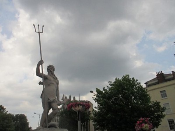 1-poseidon-statue