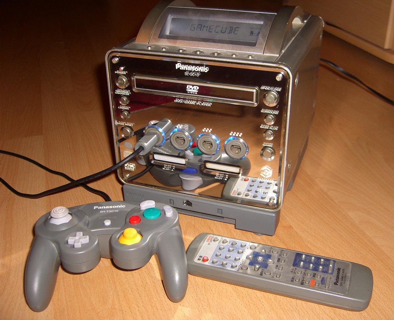 Игровая консоль для телевизора 20000 ретро. GAMECUBE Panasonic q. Nintendo Panasonic q. Nintendo GAMECUBE Panasonic. Panasonic q консоль.