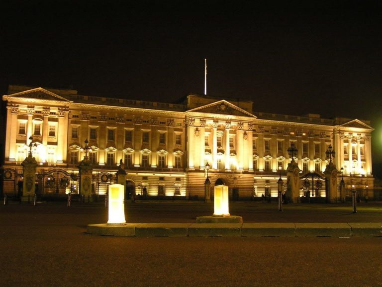 history-of-buckingham-palace-factual-facts-facts-about-the-world-we